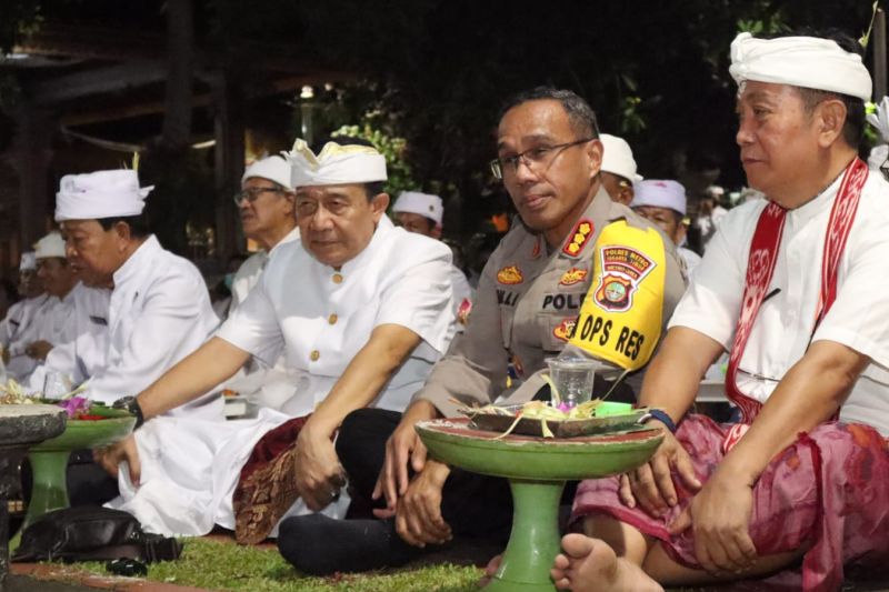 Parisada Hindu Dharma Indonesia gelar doa bersama pemilu damai Parisada Hindu Dharma Indonesia gelar doa bersama pemilu damai