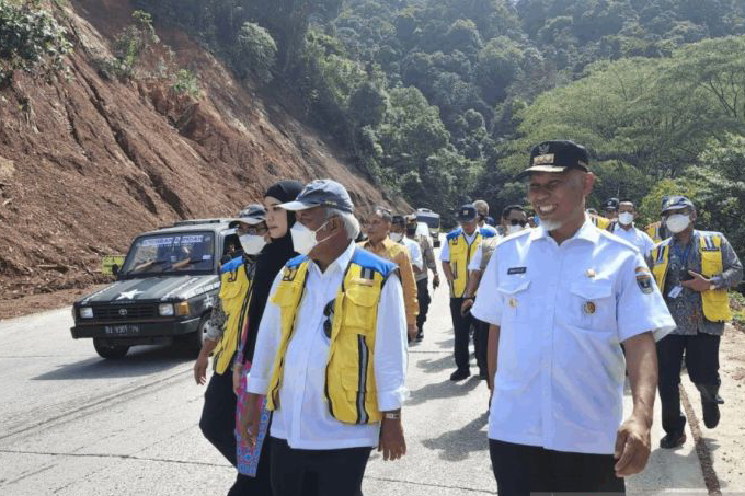 Sumbar siapkan tim verifikasi tanah untuk jalan layang Sitinjau Lauik