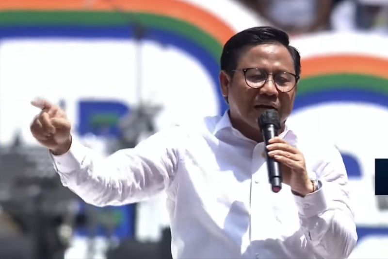 Tangis haru Muhaimin disambut pelukan Anies saat tutup kampanye di JIS Tangis haru Muhaimin disambut pelukan Anies saat tutup kampanye di JIS