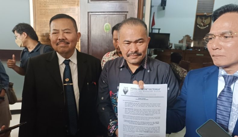 Keluarga Brigadir J gugat Fredy Sambo hingga Presiden Rp7,5 miliar Keluarga Brigadir J gugat Fredy Sambo hingga Presiden Rp7,5 miliar
