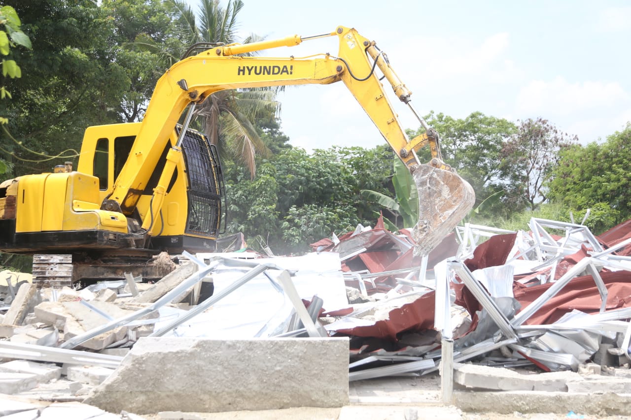 Pemkot Serang kembali robohkan tempat hiburan malam langgar aturan Pemkot Serang kembali robohkan tempat hiburan malam langgar aturan