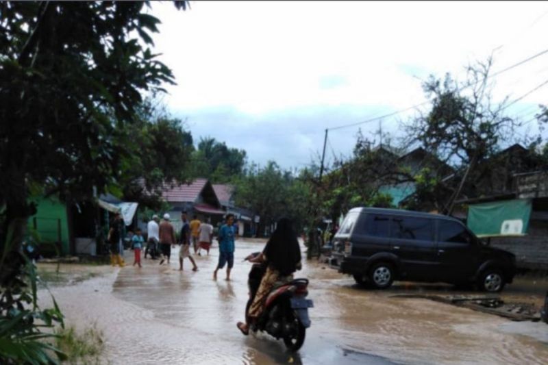 BPBD Tabalong kerahkan dua perahu karet bantu warga terdampak banjir BPBD Tabalong kerahkan dua perahu karet bantu warga terdampak banjir