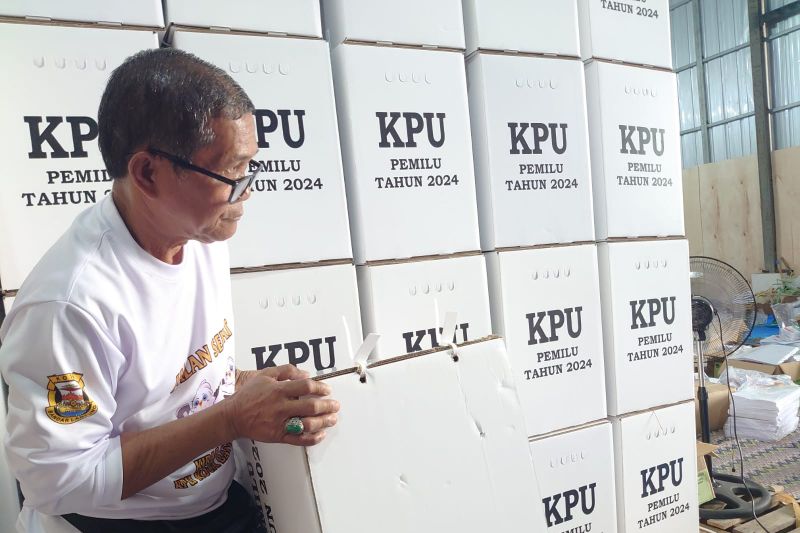 Tiga kotak suara di Bandarlampung ditemukan rusak saat perakitan Tiga kotak suara di Bandarlampung ditemukan rusak saat perakitan