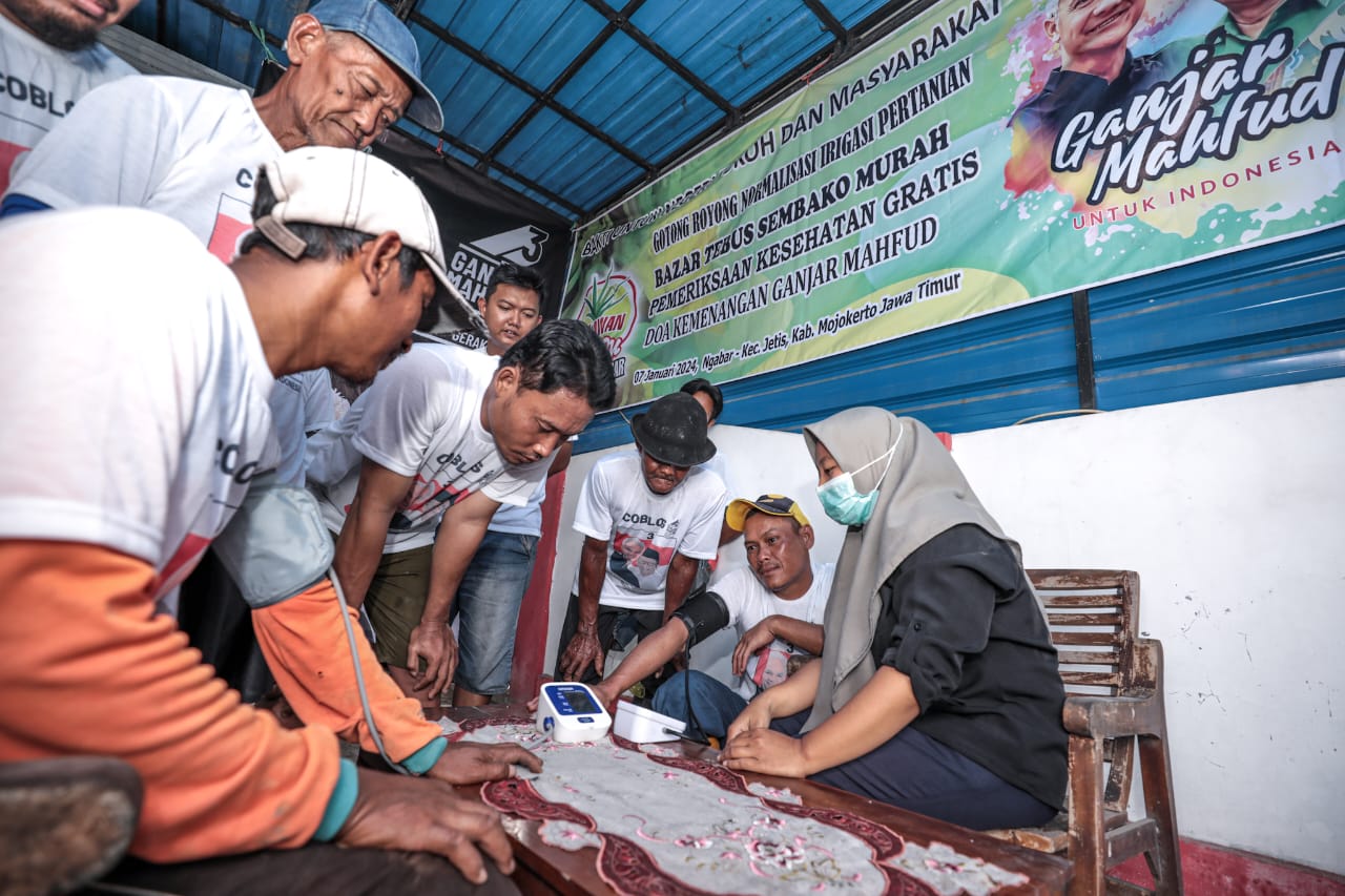 Relawan Petebu Ganjar berikan petani layanan pemeriksaan kesehatan gratis Relawan Petebu Ganjar berikan petani layanan pemeriksaan kesehatan gratis