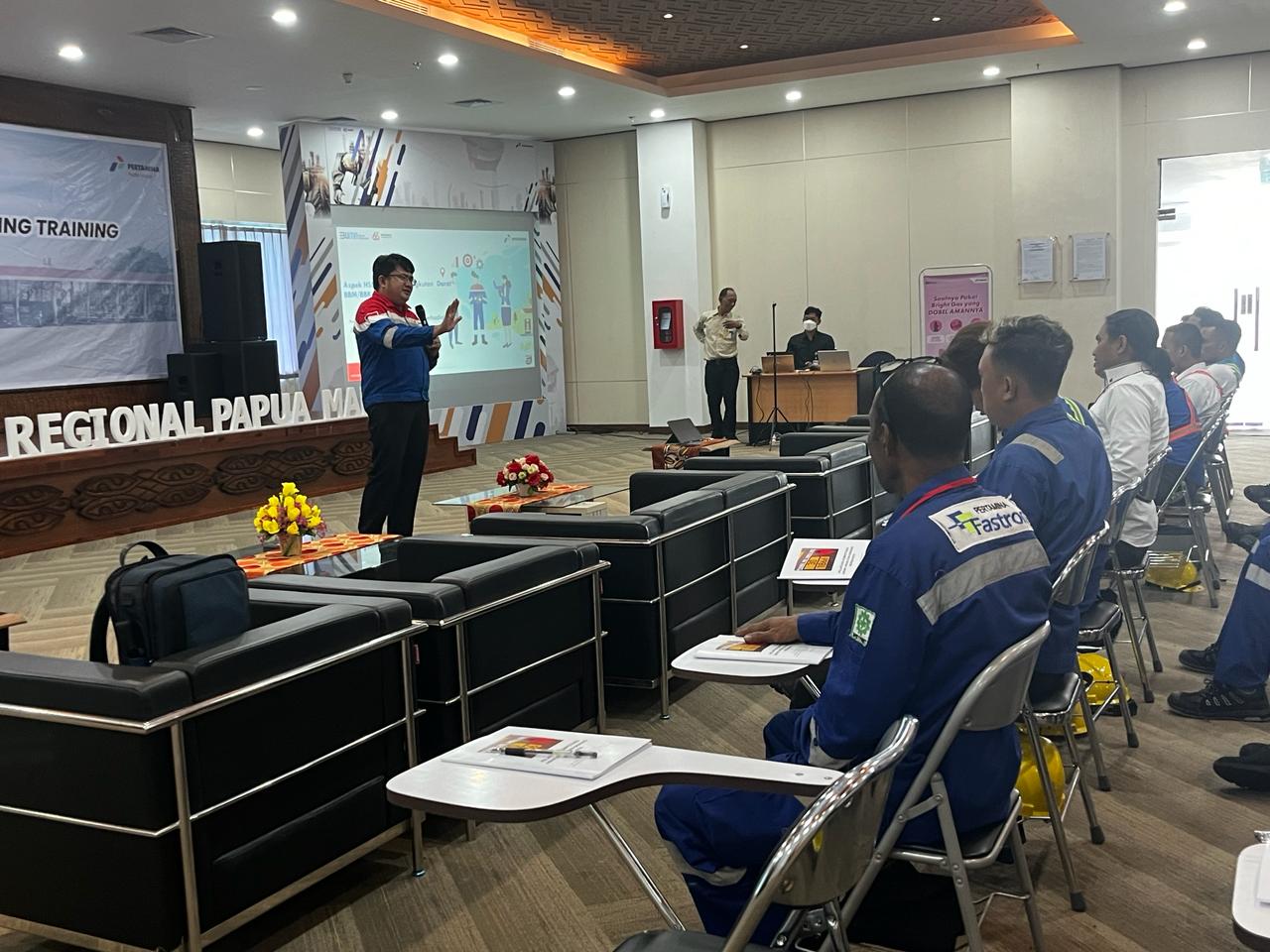 Tingkatkan keselamatan sopir, Pertamina latih pengemudi awak mobil tangki Tingkatkan keselamatan sopir, Pertamina latih pengemudi awak mobil tangki