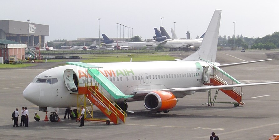 1 Januari 2007: Tragedi kecelakaan pesawat Adam Air penerbangan 574 1 Januari 2007: Tragedi kecelakaan pesawat Adam Air penerbangan 574