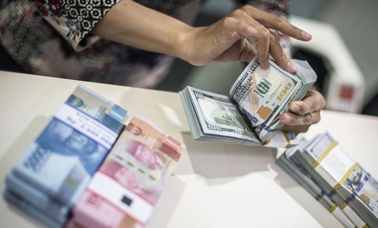 Rupiah naik 4 poin jadi Rp15.620