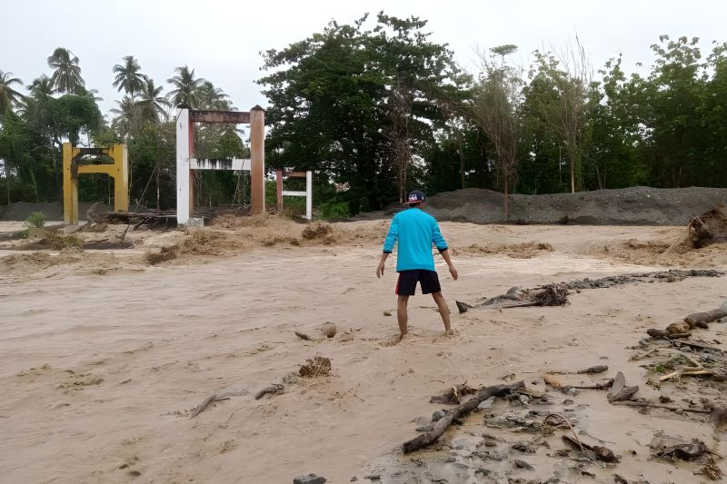 Dua desa terendam banjir di Donggala, Sulteng Dua desa terendam banjir di Donggala, Sulteng