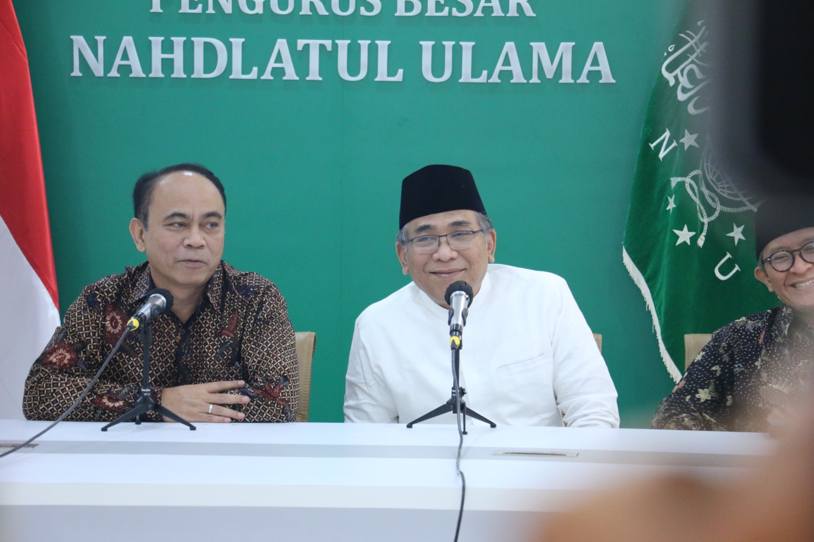 Gus Yahya katakan Khofifah harus non-aktif dari Ketum Muslimat NU jika jadi tim kampanye Gus Yahya katakan Khofifah harus non-aktif dari Ketum Muslimat NU jika jadi tim kampanye
