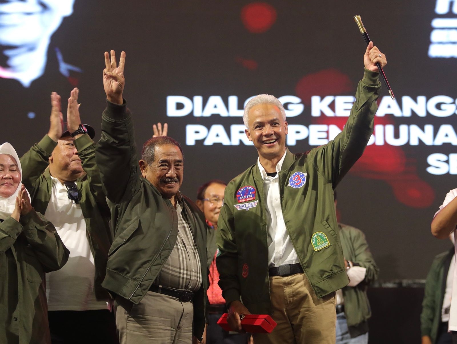 19 jenderal purnawirawan dan pensiunan serahkan tongkat komando kepada Ganjar