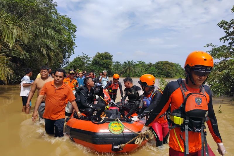 Banjir di Jambi tewaskan seorang warga di Kabupaten Batanghari Banjir di Jambi tewaskan seorang warga di Kabupaten Batanghari