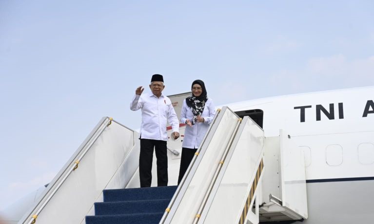 Wapres hadiri resepsi pernikahan putra KGPAA Paku Alam X di Yogya Wapres hadiri resepsi pernikahan putra KGPAA Paku Alam X di Yogya