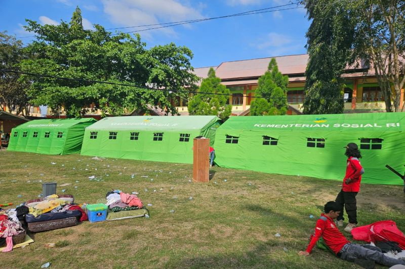Pemkab Aceh Besar salurkan bantuan untuk korban kebakaran pesantren Pemkab Aceh Besar salurkan bantuan untuk korban kebakaran pesantren