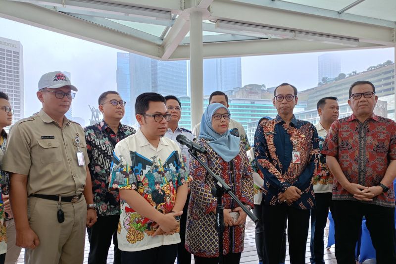 PAM Jaya dan TransJakarta kolaborasi salurkan kebutuhan air halte bus PAM Jaya dan TransJakarta kolaborasi salurkan kebutuhan air halte bus