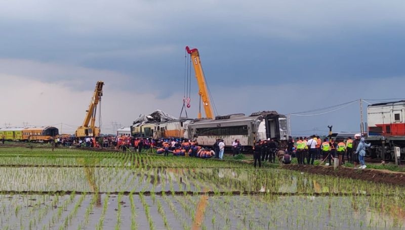 Daop 2 Bandung fokus evakuasi kereta untuk normalkan jalur Cicalengka
