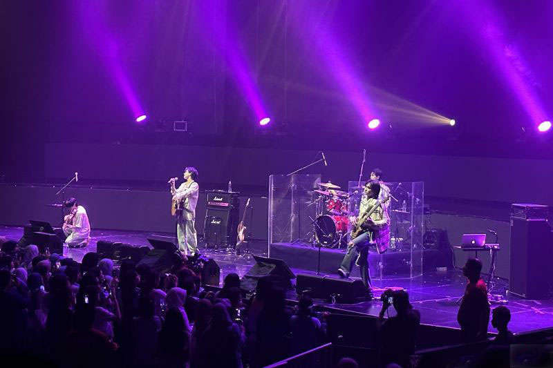 Konser di Jakarta, LUCY bawakan lagu Sheila On 7 hingga tiga kali