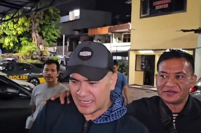 Saipul Jamil kembali ke Polsek Tambora usai pemeriksaan di Polda Metro