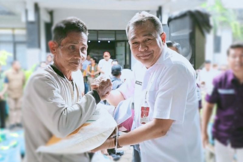 Bantuan pangan 2024 mulai disalurkan untuk 87.225 KPM di Purwakarta Bantuan pangan 2024 mulai disalurkan untuk 87.225 KPM di Purwakarta