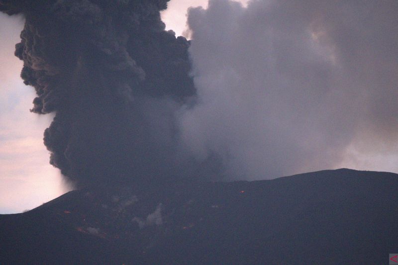 BMKG ingatkan masyarakat ancaman lahar dingin erupsi Marapi BMKG ingatkan masyarakat ancaman lahar dingin erupsi Marapi