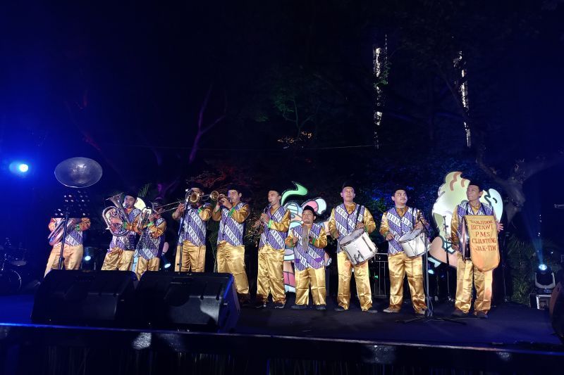 Antusiasme warga ramaikan pentas tanjidor dan ondel-ondel di Monas Antusiasme warga ramaikan pentas tanjidor dan ondel-ondel di Monas