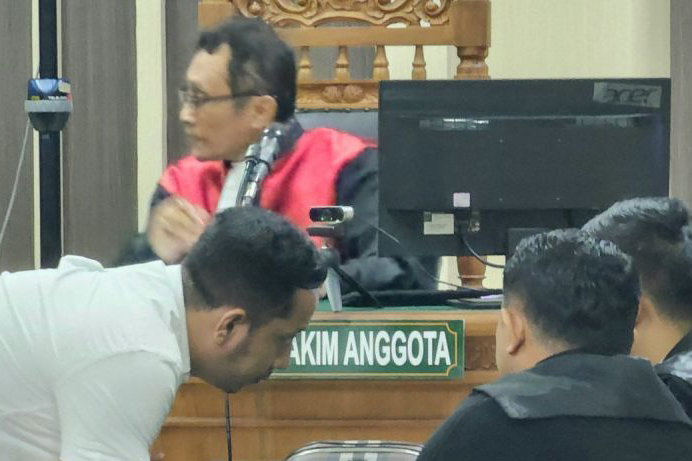 Mengurai permainan suap di proyek perkeretaapian