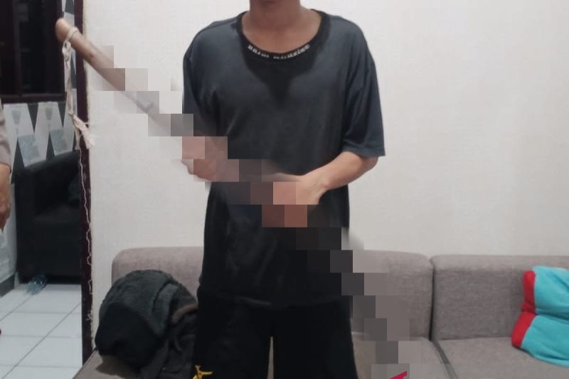 Seorang remaja ditetapkan sebagai tersangka kasus kepemilikan sajam ilegal Seorang remaja ditetapkan sebagai tersangka kasus kepemilikan sajam ilegal