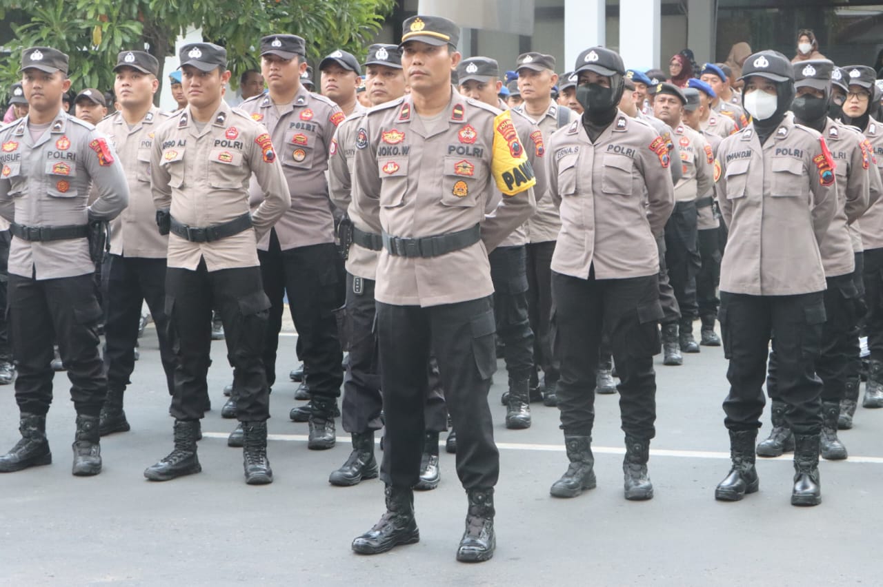 Tiga pilar di Kota Tegal, siap amankan perayaan malam pergantian Tahun Baru 2024 Tiga pilar di Kota Tegal, siap amankan perayaan malam pergantian Tahun Baru 2024