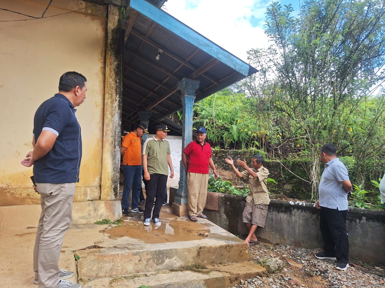 Awali Tahun Baru 2024, Bupati Pasaman kunjungi warga terdampak bencana