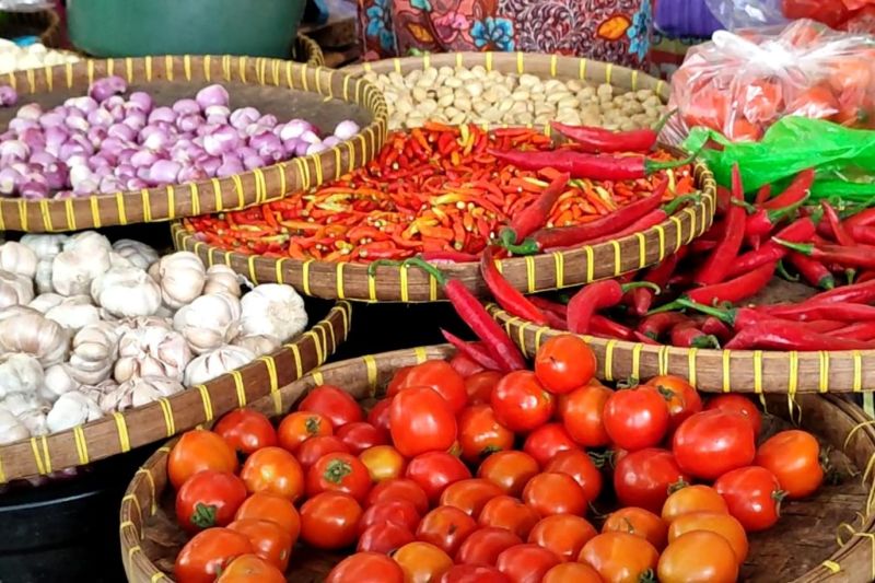 Disdag Mataram serta Pemda NTB terus mengupayakan turun nya harga bahan pokok