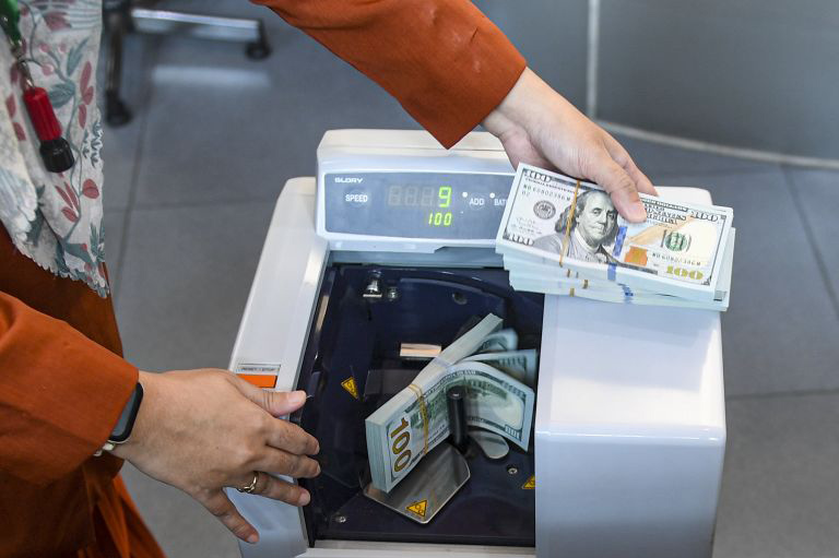 Rupiah turun 43 poin menjadi Rp15.513 Rupiah turun 43 poin menjadi Rp15.513