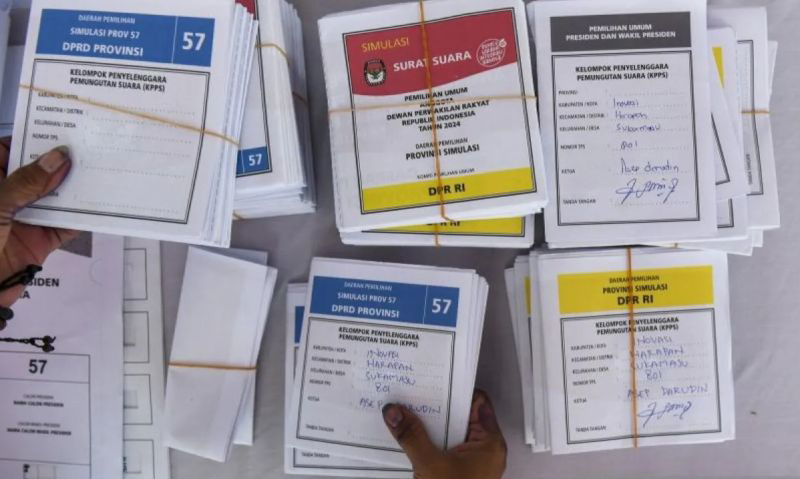Ratusan surat suara DPR-DPRD DKI ditemukan rusak Ratusan surat suara DPR-DPRD DKI ditemukan rusak