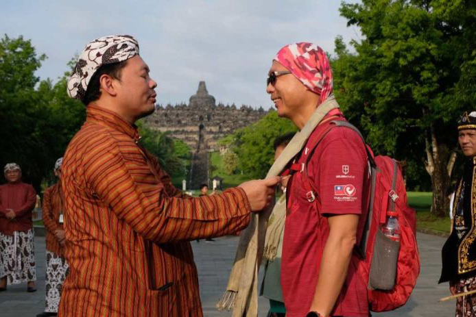 Pengelola Candi Borobudur sambut wisatawan perdana tahun 2024