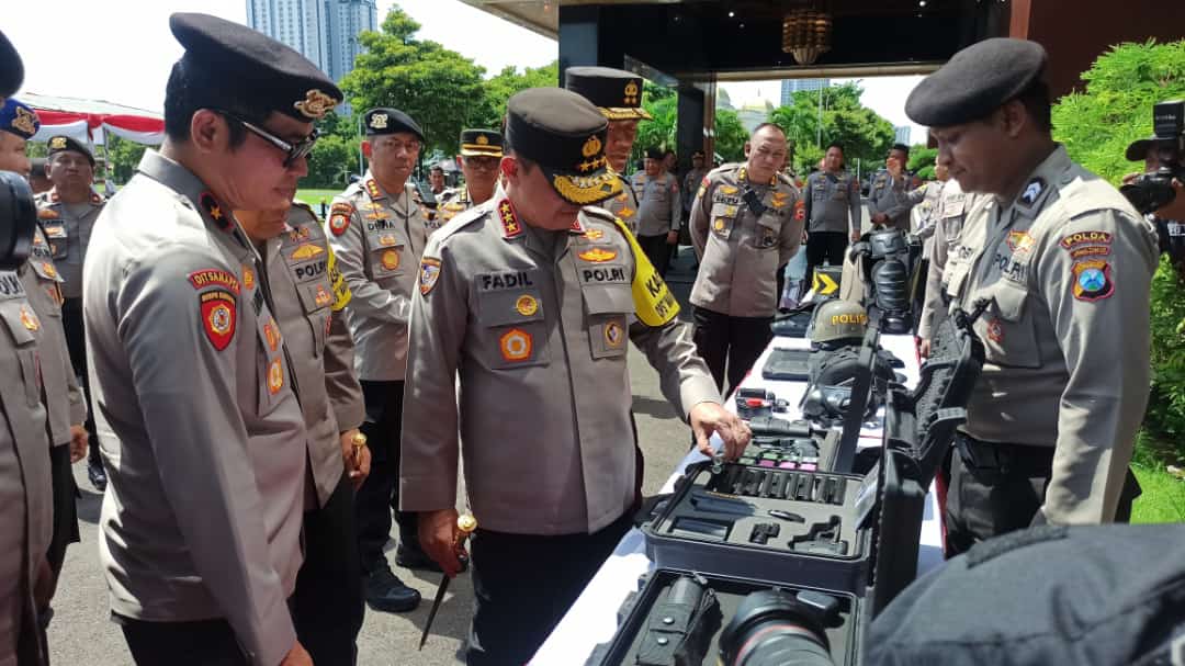 Jelang Pemilu, Kabaharkam Polri tinjau kesiapan Ditsamapta Polda Jatim Jelang Pemilu, Kabaharkam Polri tinjau kesiapan Ditsamapta Polda Jatim