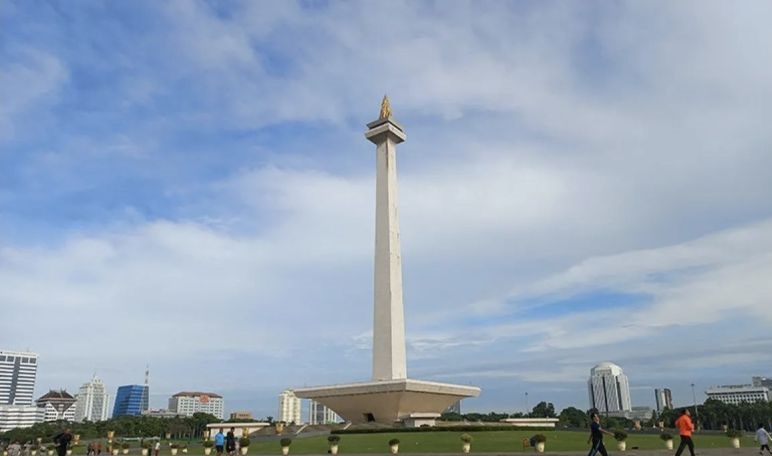 Cuaca Jakarta hari ini cerah berawan hingga malam