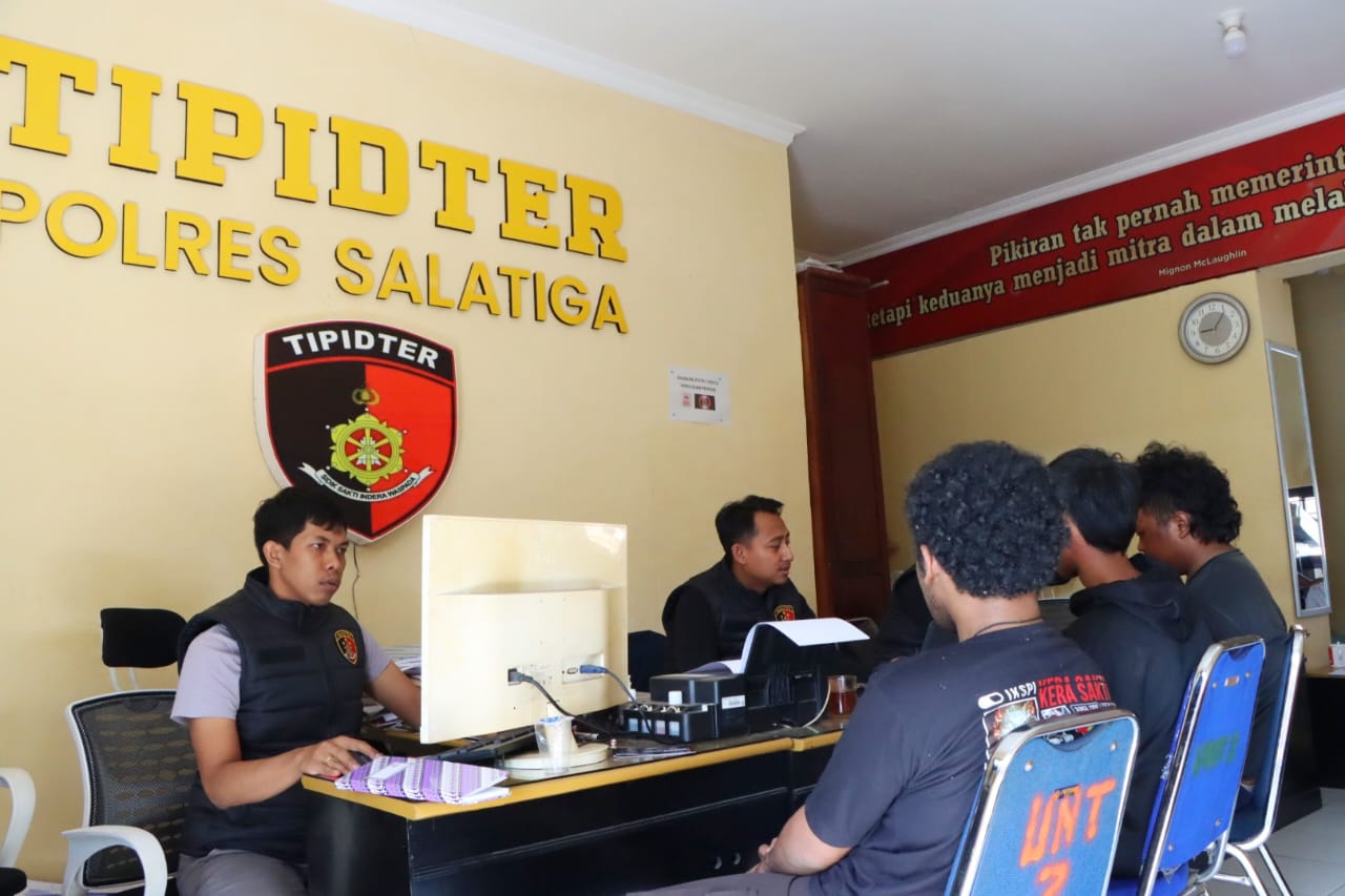 Bukan begal, pelaku tawuran bersajam diamankan Polres Salatiga Bukan begal, pelaku tawuran bersajam diamankan Polres Salatiga