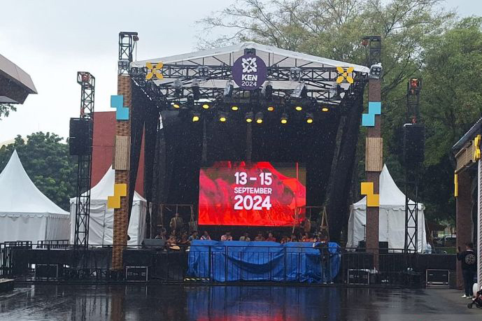 Penampilan Rapai Aceh pada festival Karisma Event Nusantara 2024 pukau pengunjung TMII Penampilan Rapai Aceh pada festival Karisma Event Nusantara 2024 pukau pengunjung TMII