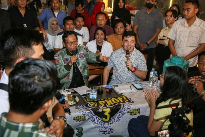 Mahfud sebut bansos bukan bantuan pemerintah tapi negara Mahfud sebut bansos bukan bantuan pemerintah tapi negara