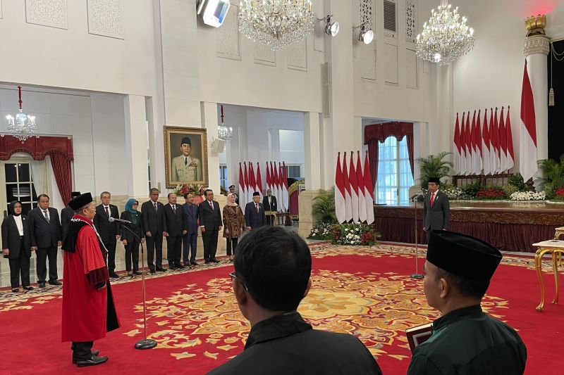 Arsul Sani dilantik jadi Hakim Konstitusi oleh Presiden Jokowi