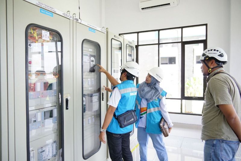 PLN Jatim sambung 24,74 MVA pelanggan bisnis-industri di awal 2024