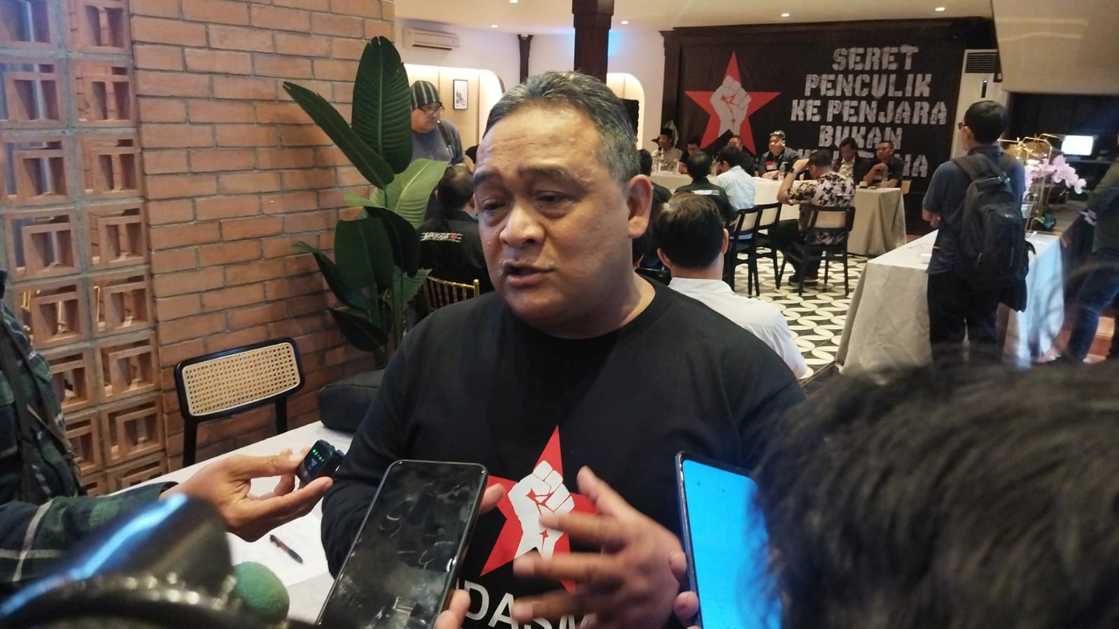 Soal dugaan pelanggaran HAM masa lalu, Barikade 98 minta Prabowo minta maaf ke publik
