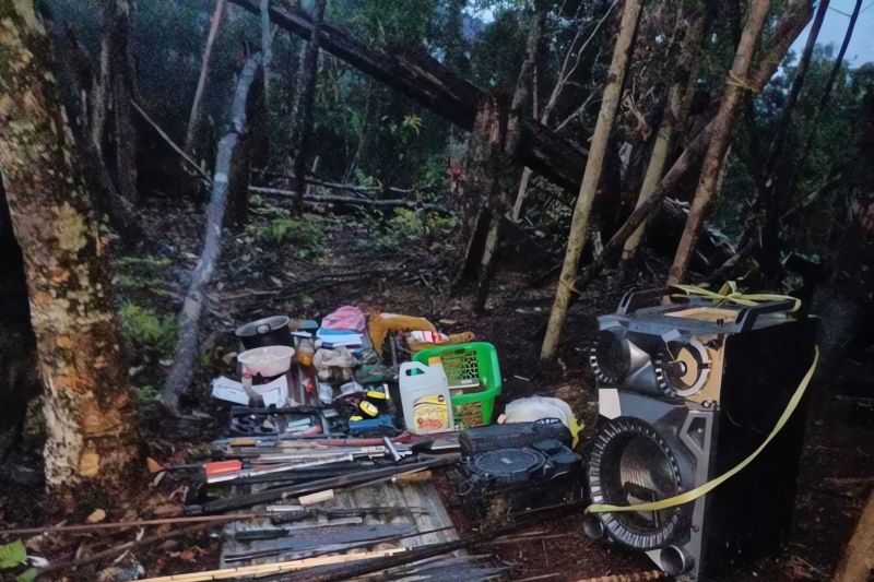 Markas TPNPB di Maybrat berhasil dikuasai oleh TNI Markas TPNPB di Maybrat berhasil dikuasai oleh TNI