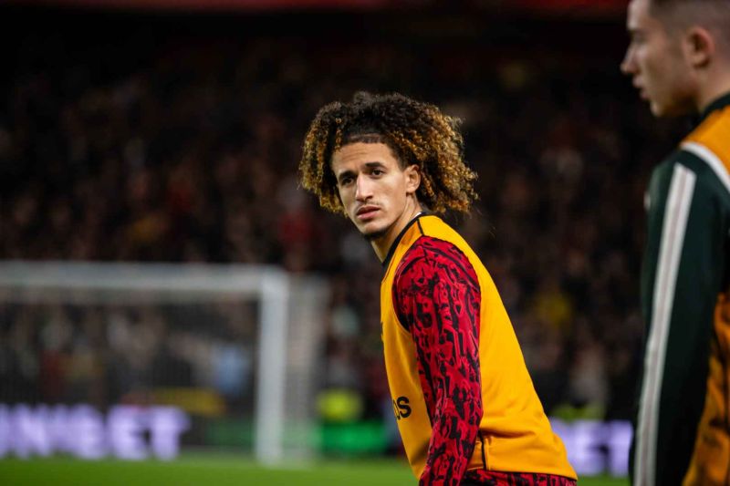 Sevilla pinjamkan Hannibal Mejbri dari Manchester United Sevilla pinjamkan Hannibal Mejbri dari Manchester United