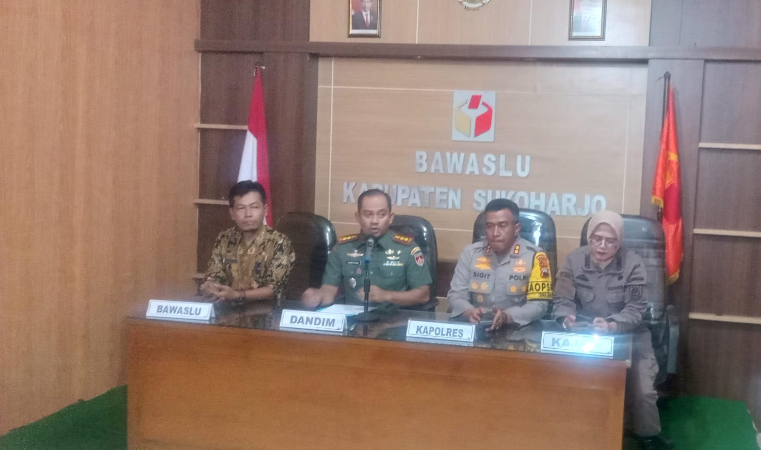 Difitnah gambarnya jadi APK, Dandim 0726 Sukoharjo resmi lapor ke Gakkumdu Difitnah gambarnya jadi APK, Dandim 0726 Sukoharjo resmi lapor ke Gakkumdu