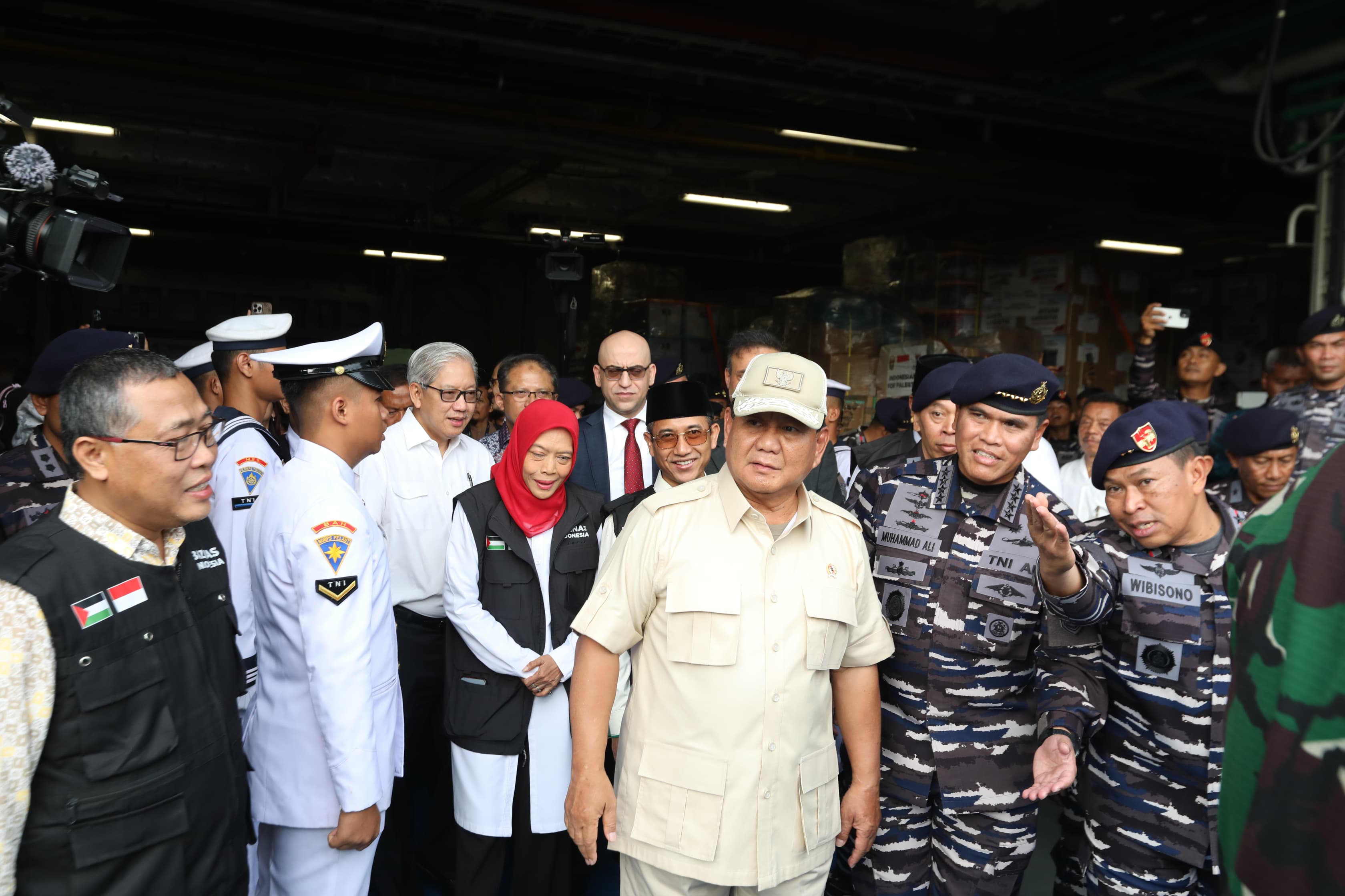 Bersama TNI AL, BAZNAS kembali kirimkan 60 ton bantuan kemanusiaan untuk Palestina Bersama TNI AL, BAZNAS kembali kirimkan 60 ton bantuan kemanusiaan untuk Palestina