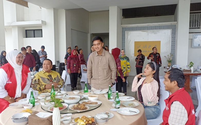 Kaesang diskusikan infrastruktur dengan Gubernur Lampung Kaesang diskusikan infrastruktur dengan Gubernur Lampung