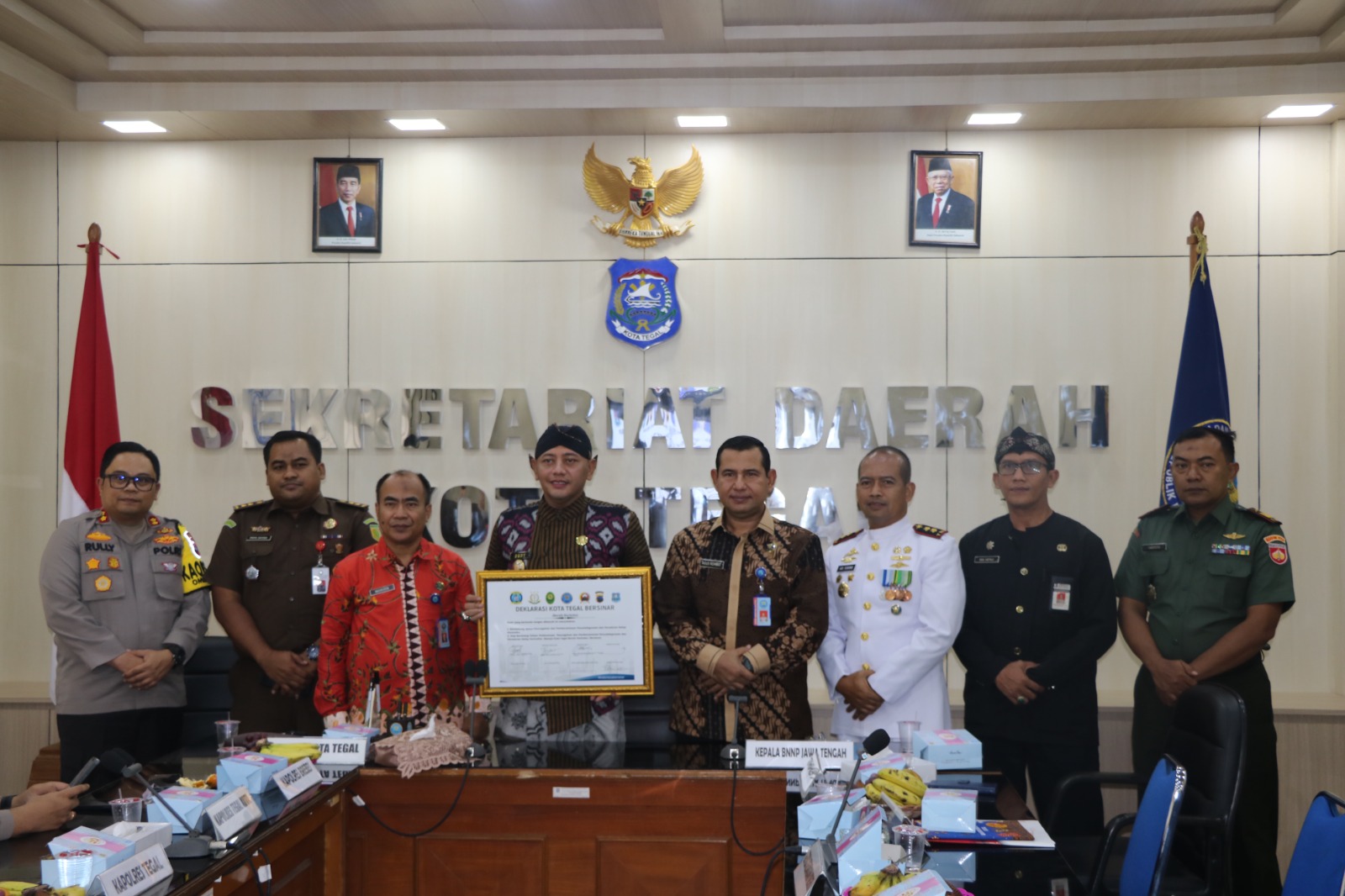 Dedy Yon pimpin deklarasi Kota Tegal Bersinar Dedy Yon pimpin deklarasi Kota Tegal Bersinar