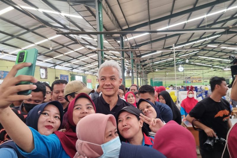 Ganjar Pranowo berpesan agar masyarakat tetap guyub di Pemilu 2024 Ganjar Pranowo berpesan agar masyarakat tetap guyub di Pemilu 2024
