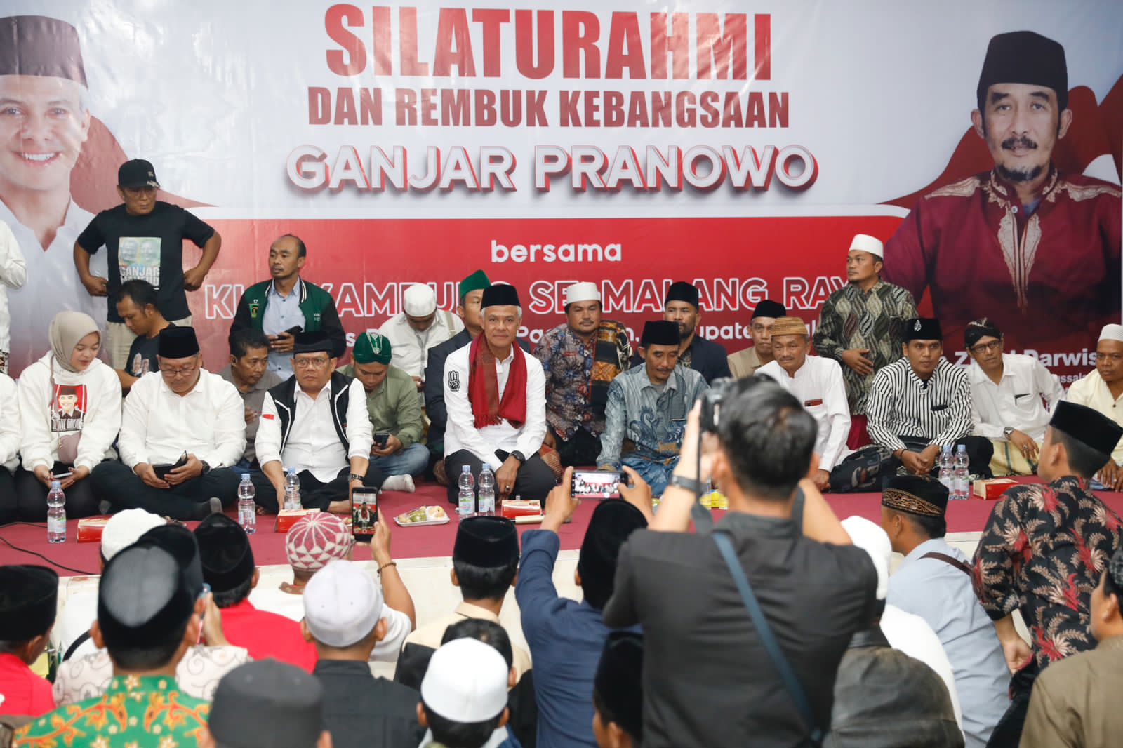 Sowan ke Pondok Pesantren Babussalam Pagelaran, Ganjar rembuk dengan ratusan kiai kampung Sowan ke Pondok Pesantren Babussalam Pagelaran, Ganjar rembuk dengan ratusan kiai kampung