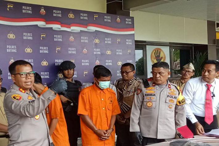 Pelaku pengeroyokan sopir truk di Batang ditangkap polisi Pelaku pengeroyokan sopir truk di Batang ditangkap polisi
