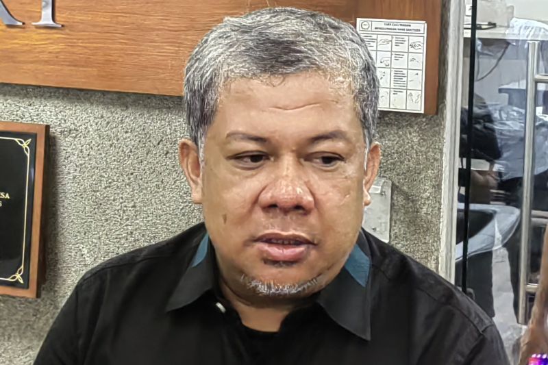 Fahri Hamzah ajak kubu 01 dan 3 bergabung dukung Prabowo-Gibran Fahri Hamzah ajak kubu 01 dan 3 bergabung dukung Prabowo-Gibran